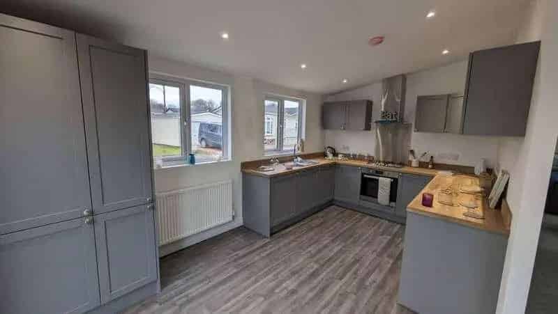 2 Bed Fully Furnished Park Home for Over 50s Retirement