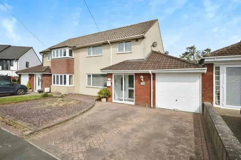 3 Bedroom Semi-Detached House for Sale
