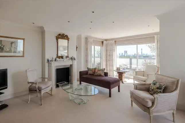 Primrose Hill Penthouse: Luxury 8th Floor Apartment with Stunning Views