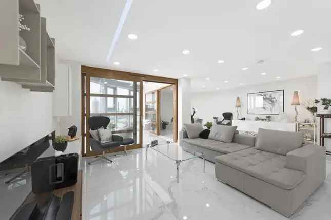 Flat for sale in 34 Lombard Road, London SW11