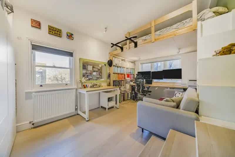 Two Double Bedroom Victorian Flat Near Leopold Road