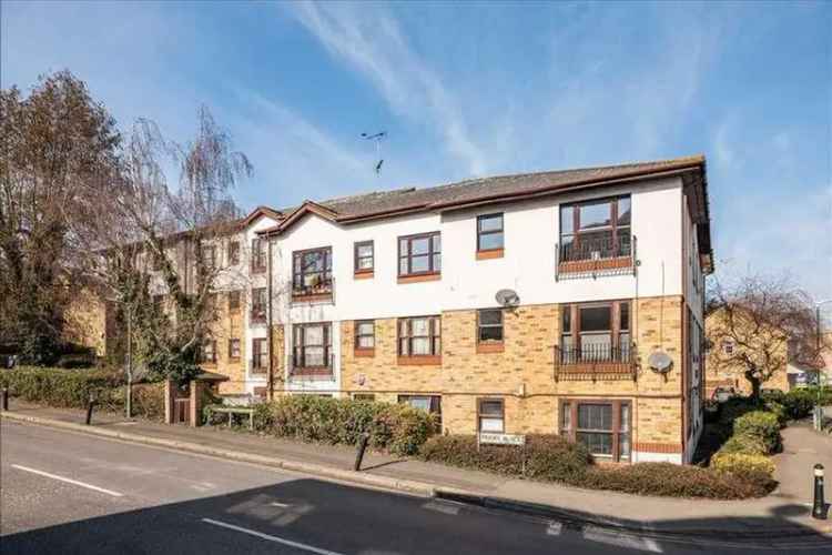 2 Bedroom Flat for Sale in Dartford - Chain Free
