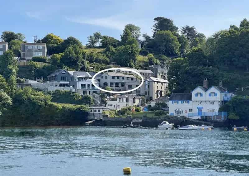 5 Bedroom Detached House with Harbour Views For Sale