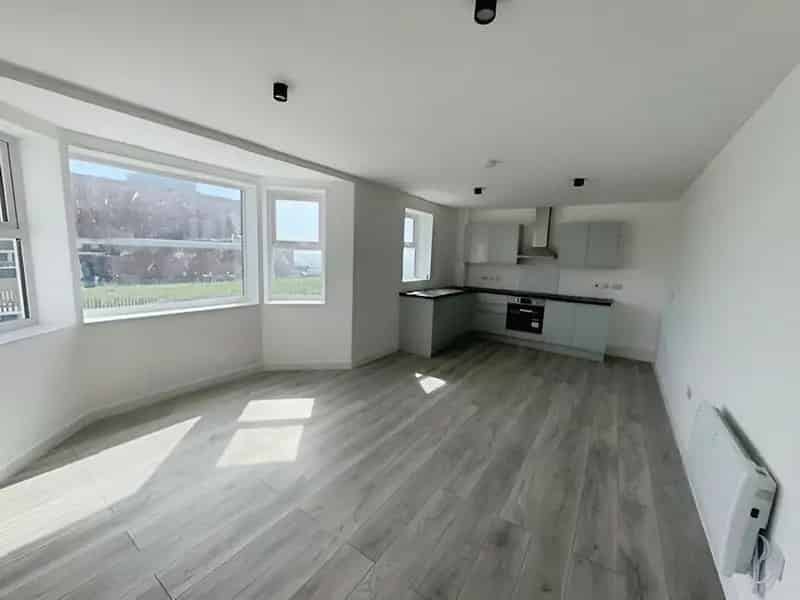 2 Bedroom Flat to Rent Blackpool FY1 Modern Open Plan Kitchen A Rated EPC