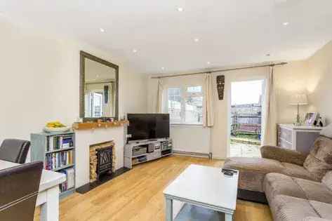 2-Bedroom House 91m² London