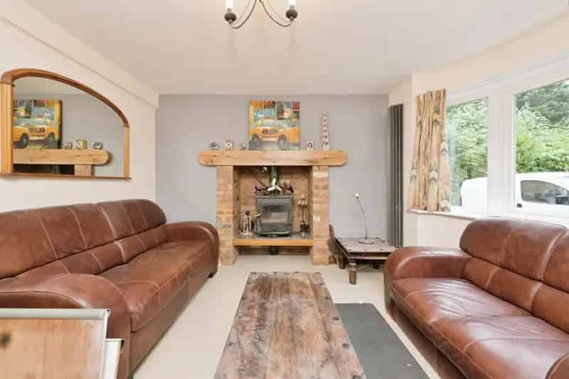 5 Bed 5 Bath Detached House Great Billing