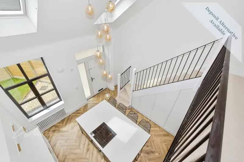 3 bedroom semi-detached house to rent