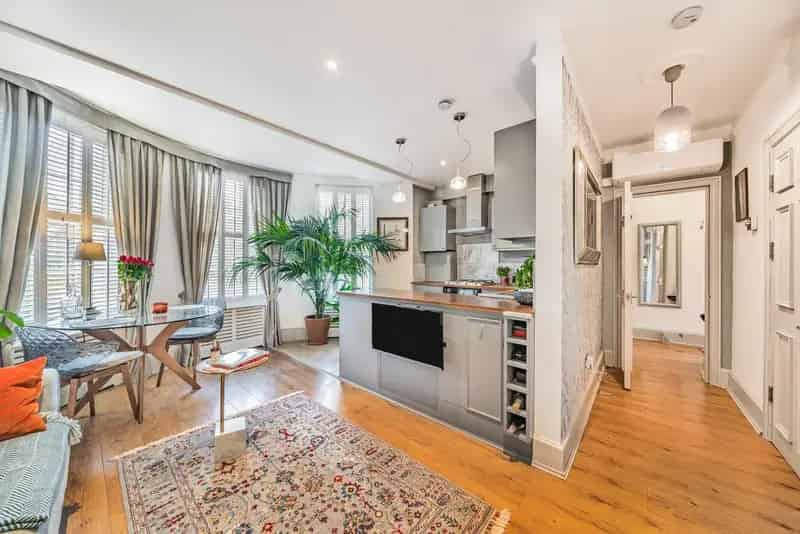 1 Bedroom Apartment in Grade II Listed Georgian Building