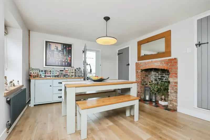 4 Bedroom Detached Cottage in Marham