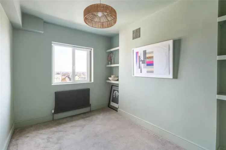 1 Bedroom Flat for Sale in London Anerley Road