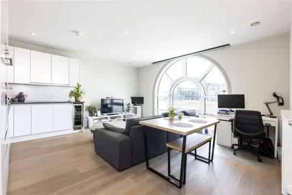Stunning One-Bedroom Riverfront Apartment