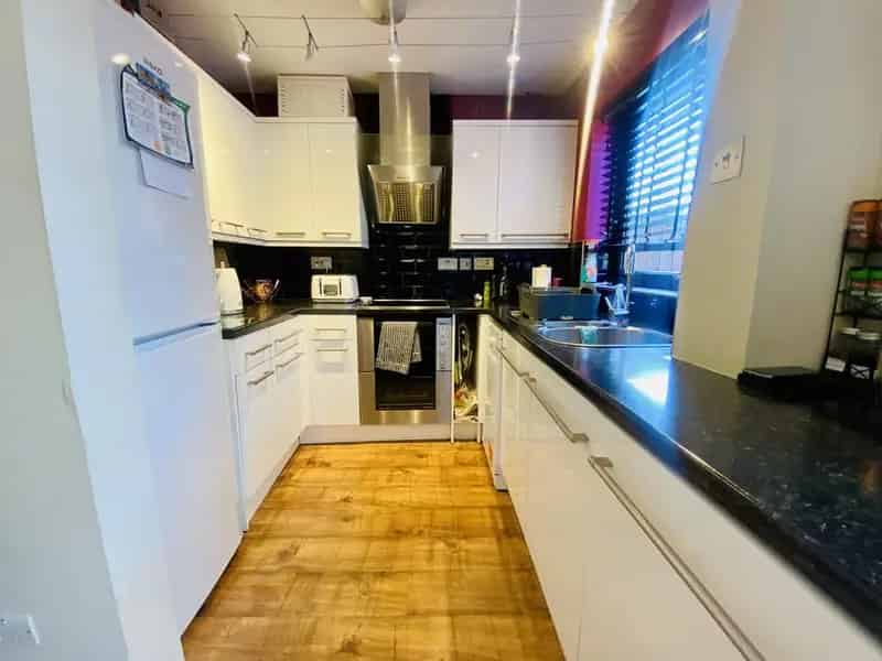 2 Bedroom End of Terrace House to Rent