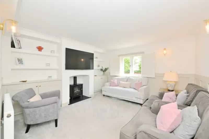 Character Cottage Extended Contemporary Comfort Ware
