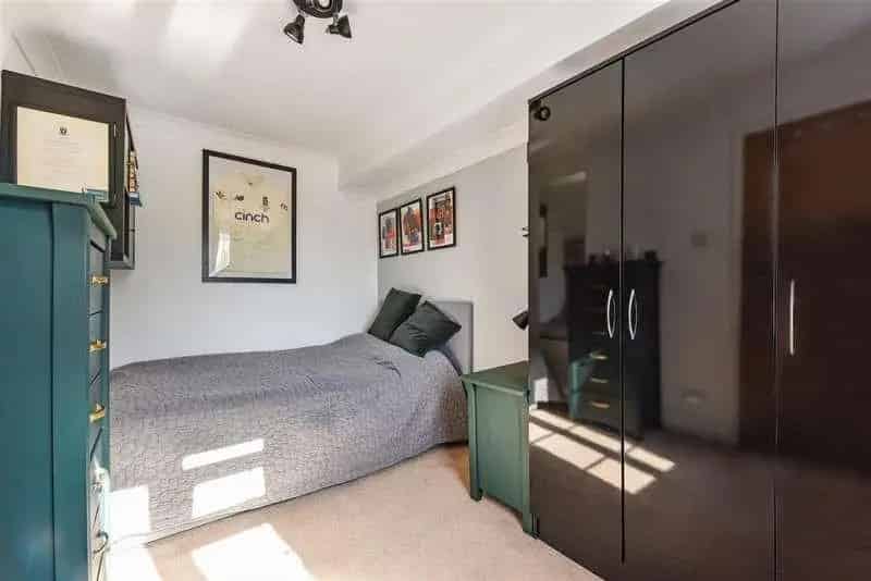 4 bed house for sale