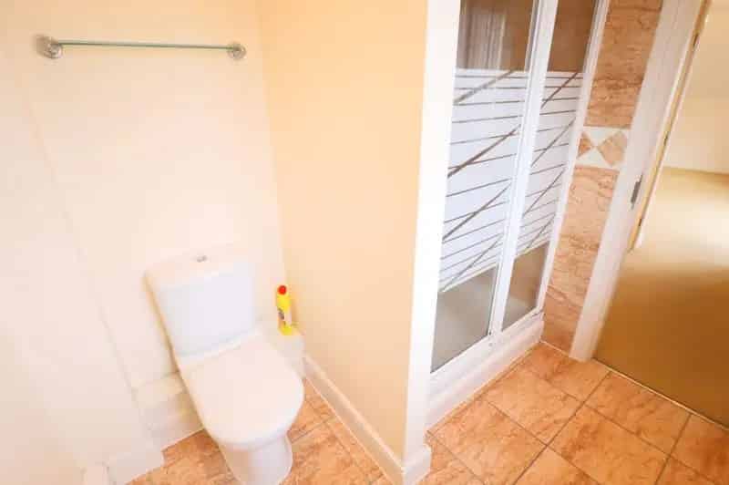 2 Bedroom Apartment Near RD&E Hospital Exeter