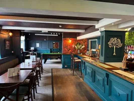 Royal Oak Pub: Two-Story Detached Pub for Sale