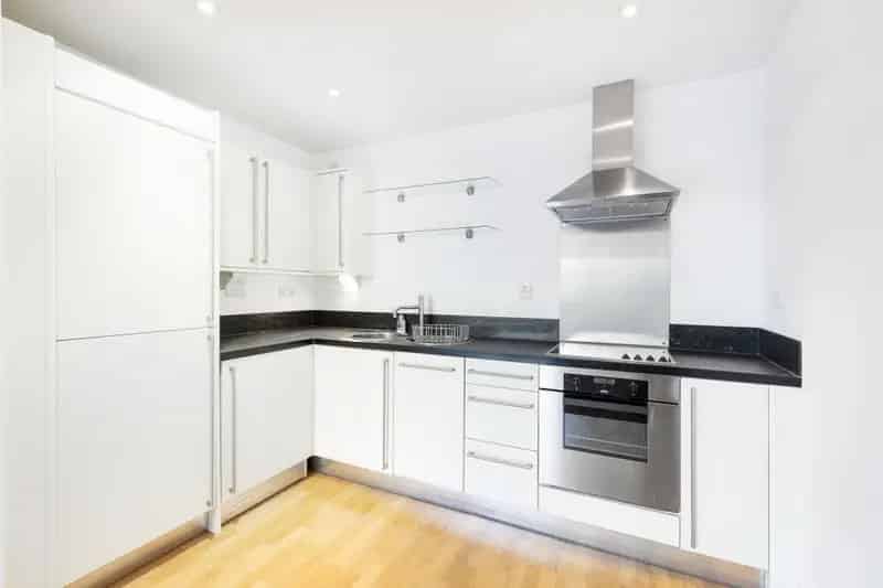 1 Bedroom Flat Allocated Parking Balcony Near Downs Whiteladies Road