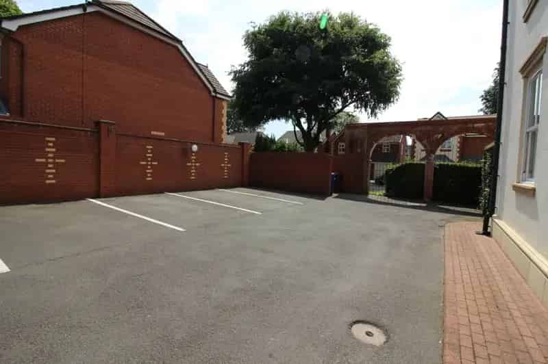 3 Bedroom Flat for Sale Lancashire BL9 No Onward Chain