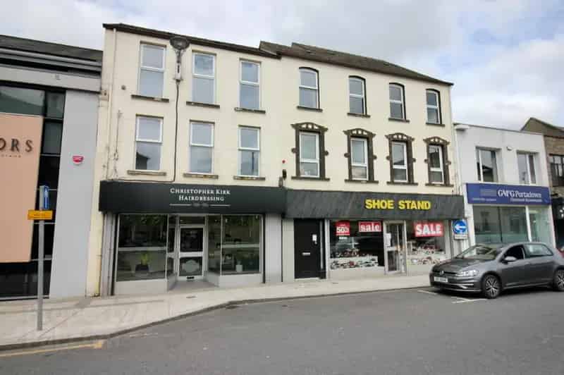 Refurbished 3 Bed Duplex Apartment Town Centre