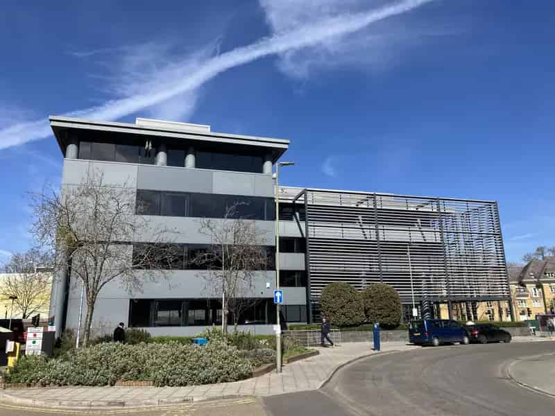 Modern Woking Town Centre Offices Near Station