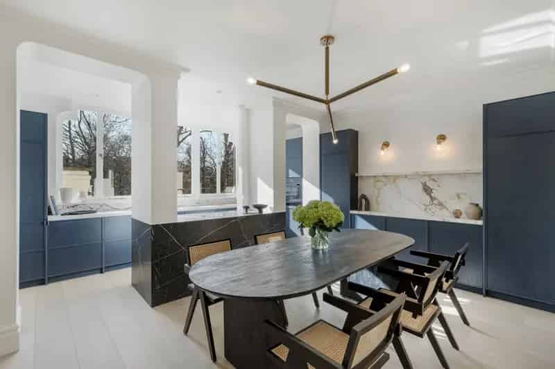 Luxury Apartment with Modern Amenities