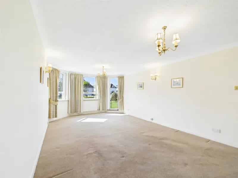2 Bedroom Apartment for Sale near Southbourne Cliff Tops