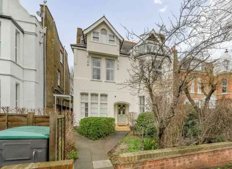 One Bedroom Apartment near Ealing Broadway Station