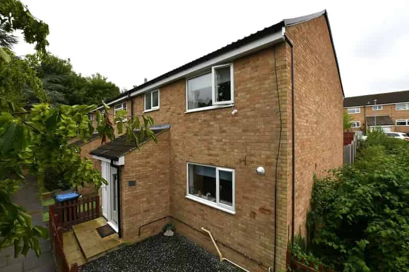 3 Bedroom End Terrace House Near Harlow Mill Station