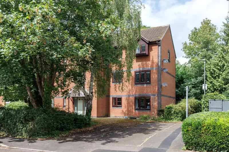 2 Bedroom Flat for Sale in Stonehouse Gloucestershire
