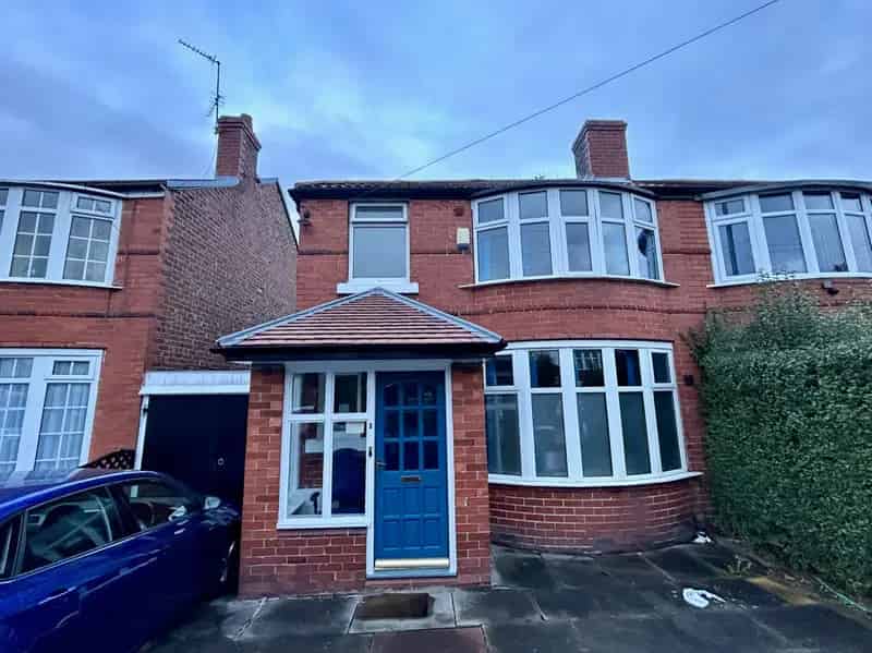 5 Bedroom Semi-Detached House Fallowfield - Students Professionals - Bills Included
