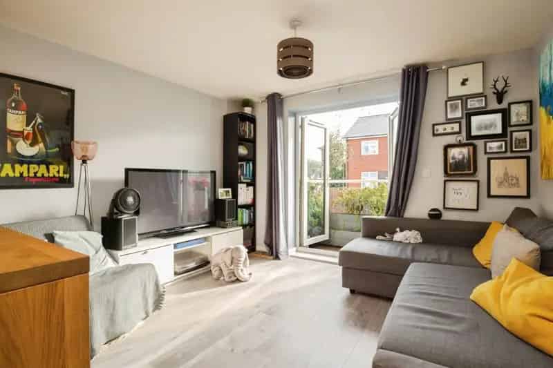 2 Bed Apartment Cardiff City Centre and Cardiff Bay