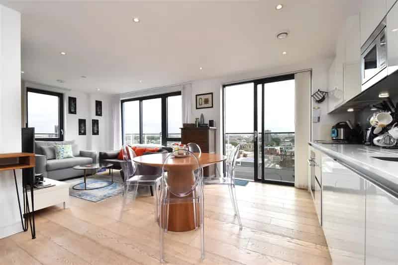 2 Bedroom Apartment House to Rent in Aldgate East