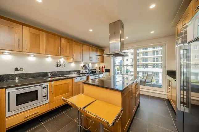 Flat for sale in The Boulevard, Imperial Wharf, London SW6