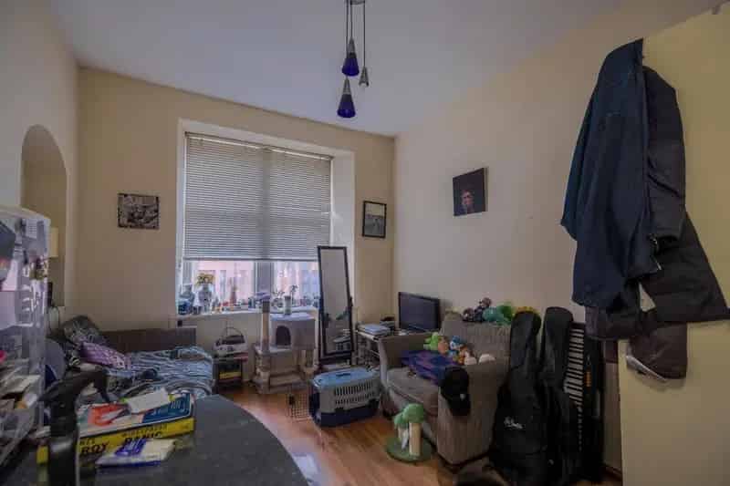 1 Bedroom Flat for Sale - Quick Sale, Higher Price Guaranteed