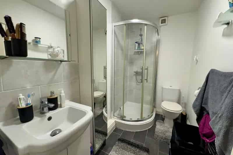 Two Bedroom House Near Town and Seafront