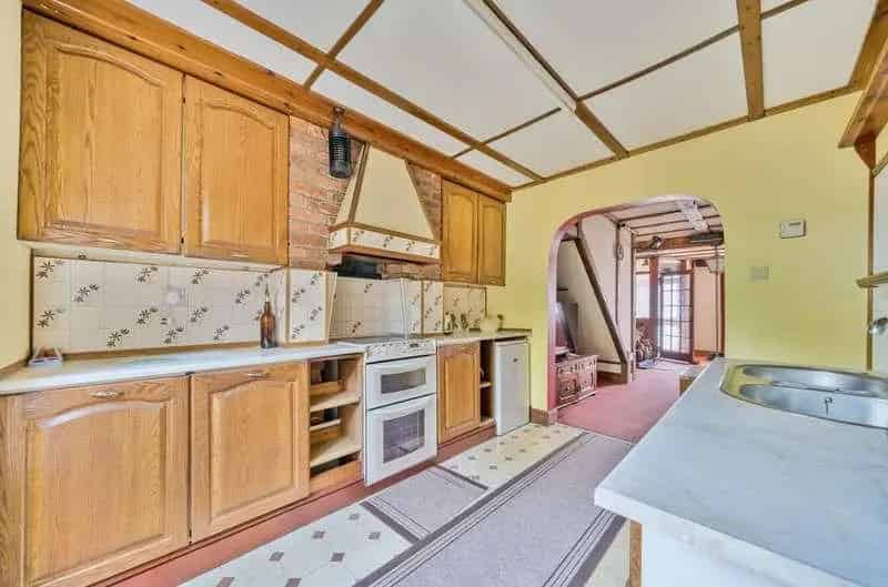 3 Bed House for Sale Near Hersham Station
