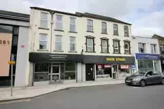 Refurbished 3 Bed Duplex Apartment Town Centre