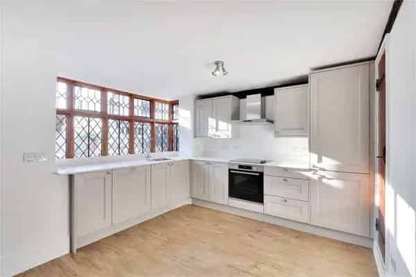 3-Bedroom Grade II Listed House in Brenchley