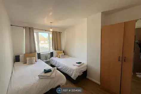 3 rooms house of 157 m² in London