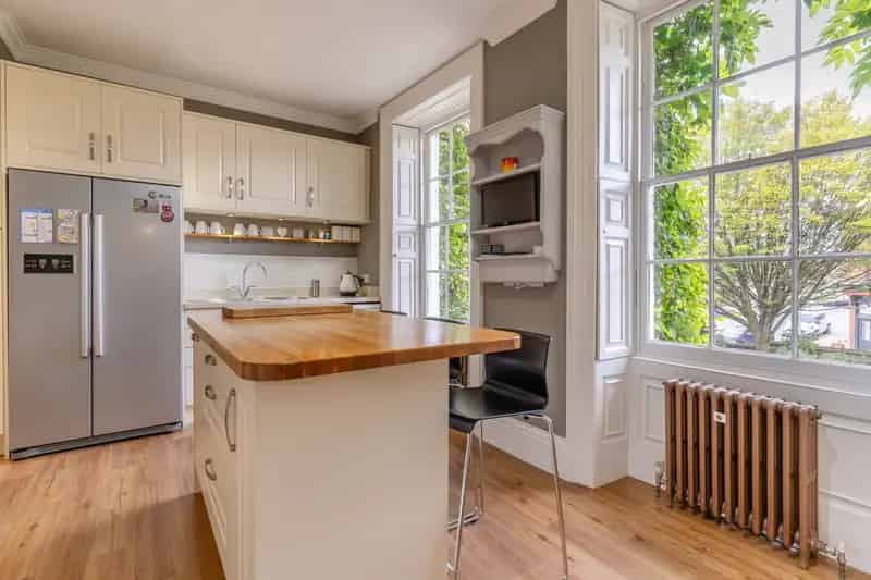 Magnificent 6-Bedroom Georgian Townhouse with Self Contained Apartment
