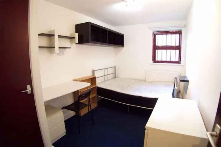 3 bedroom flat to rent