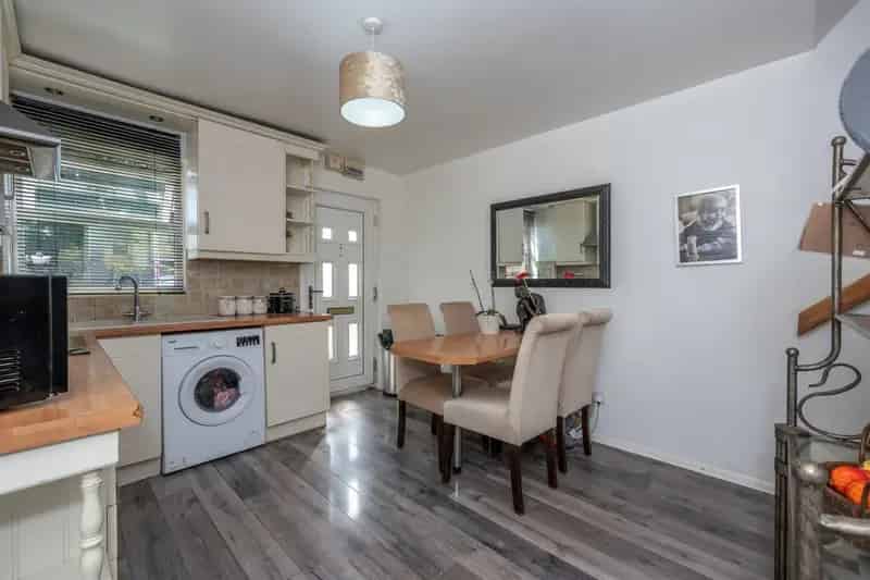 2 Bed House Near Purfleet Station - 2 Parking Spaces