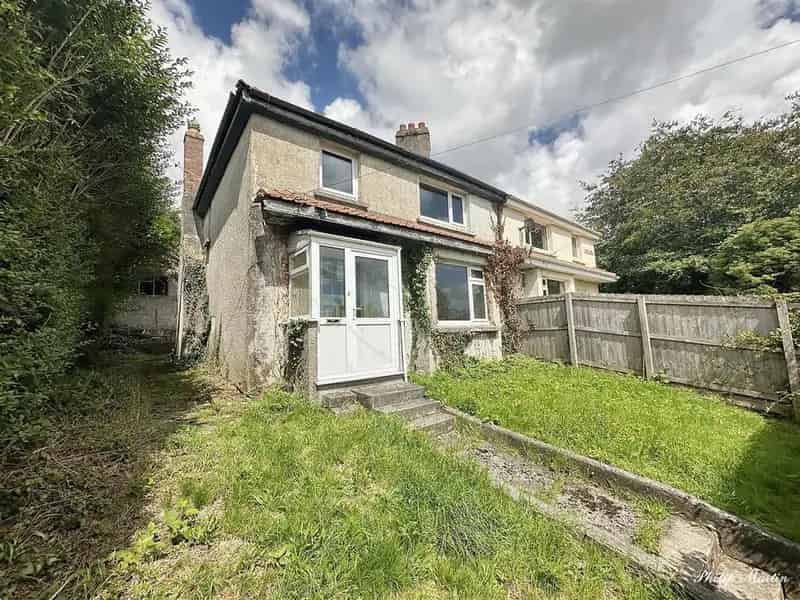 3 Bedroom Semi-Detached House For Sale - Renovation Project