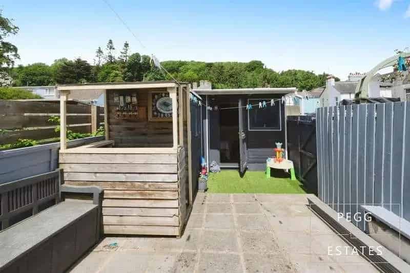 3 bed house for sale