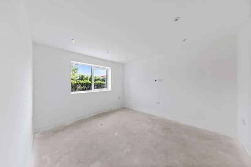 4 Bed Detached House For Sale