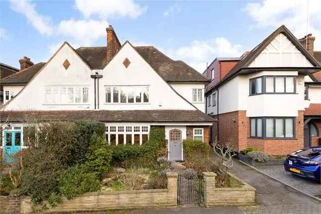 Four Bedroom Family House for Sale in Lyndale Avenue London NW2