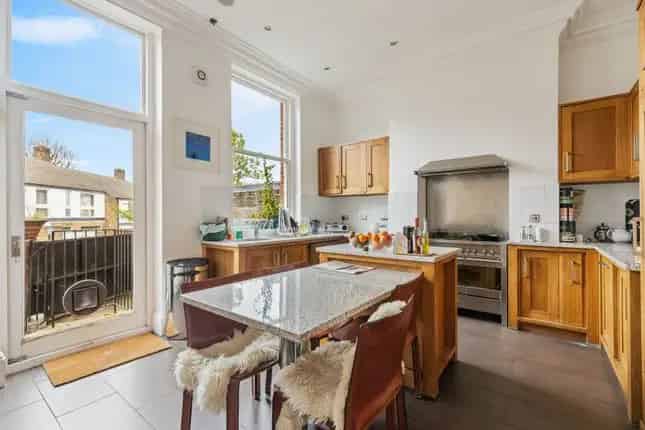 5 Bedroom Victorian House Hampstead 3200 sq ft