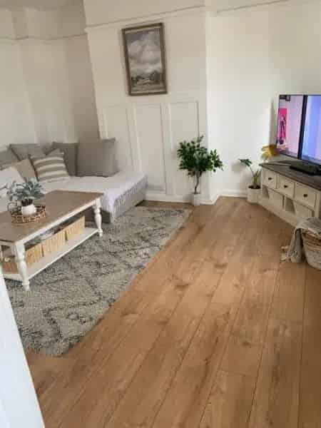 Two Bed Semi Detached House Hersham Surrey
