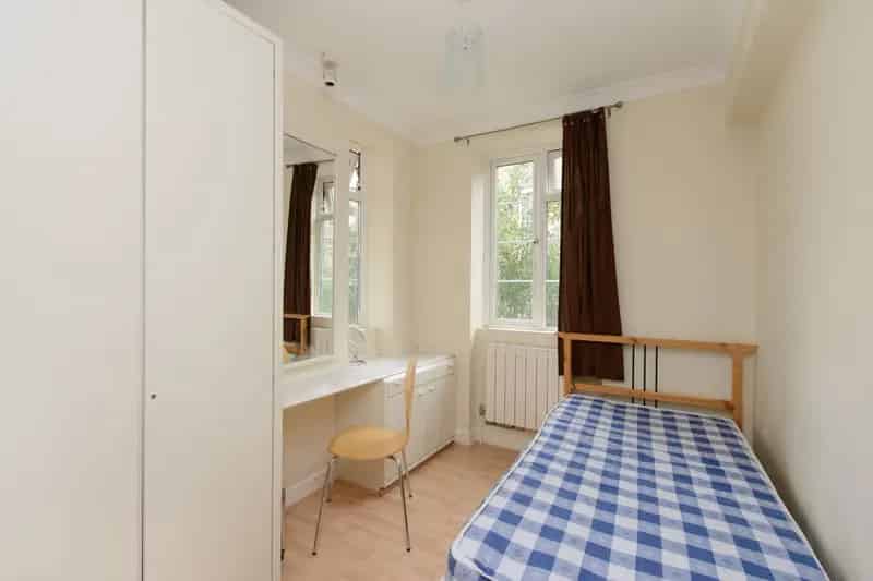 2 Bedroom Apartment Mackennal Street near Regents Park