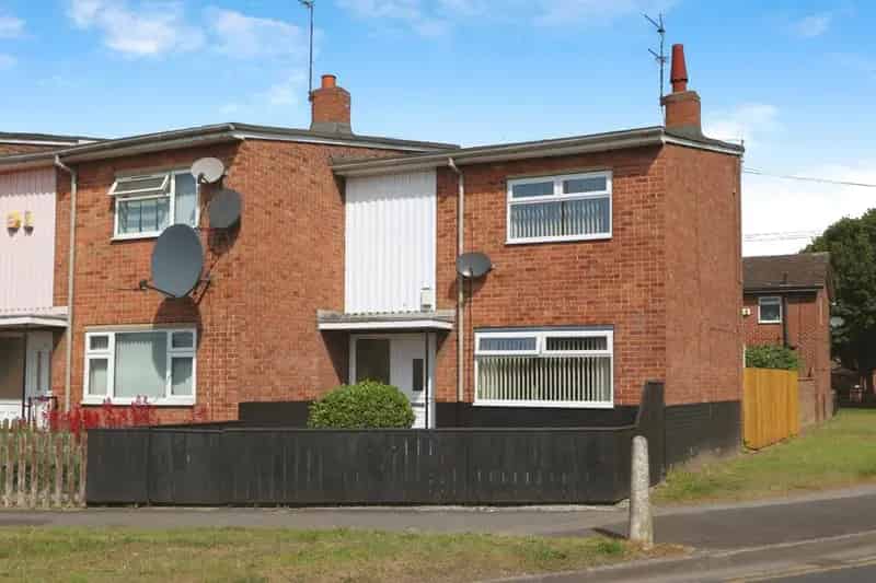 2 Bedroom Semi-Detached House for Sale